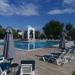 https://algarent-cabanas-de-tavira-quinta-velha-jolie-10.hotelaalgarve.com