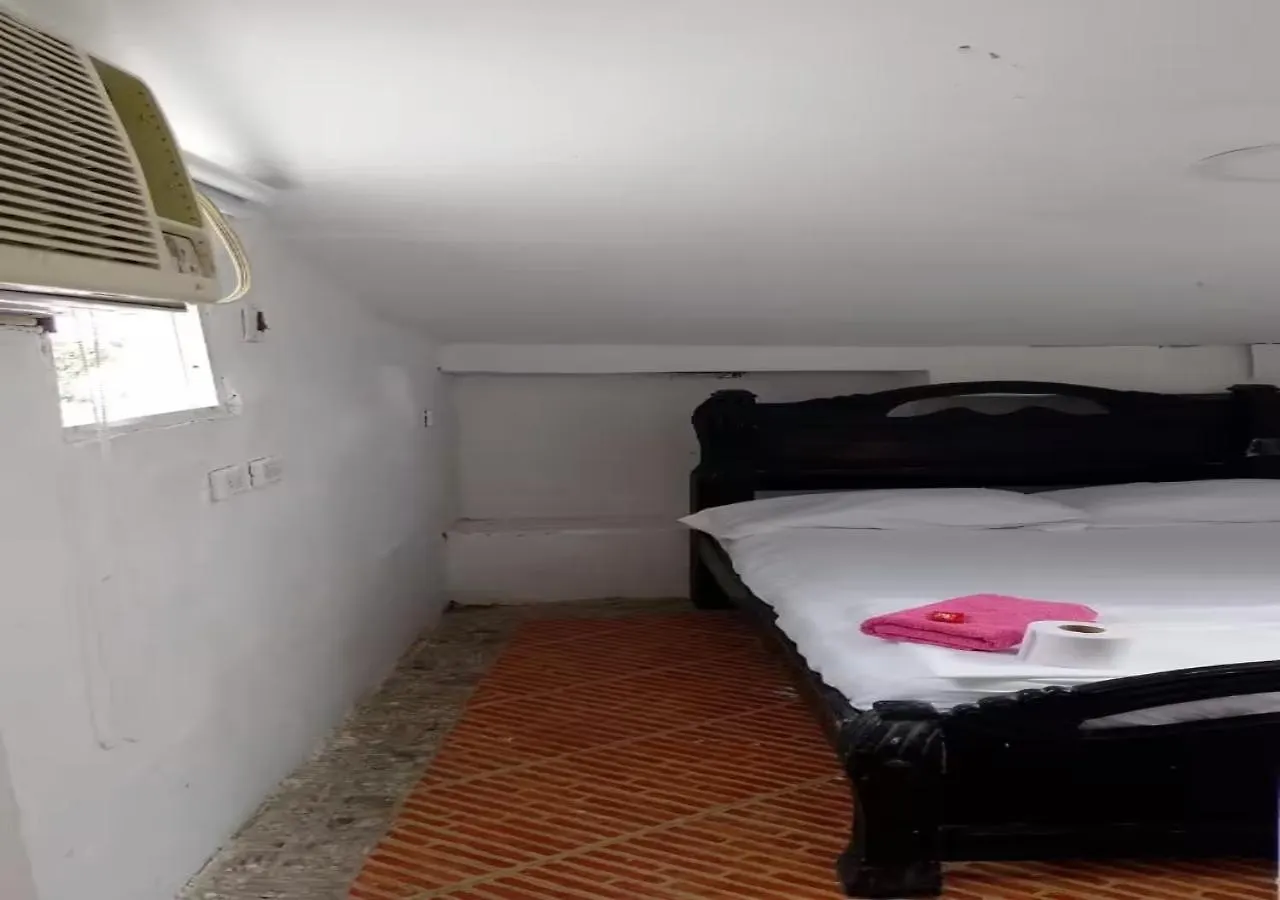 Hostal #10-33 Картахена 0*,