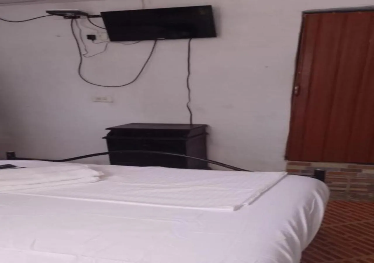 Hostal #10-33 Картахена