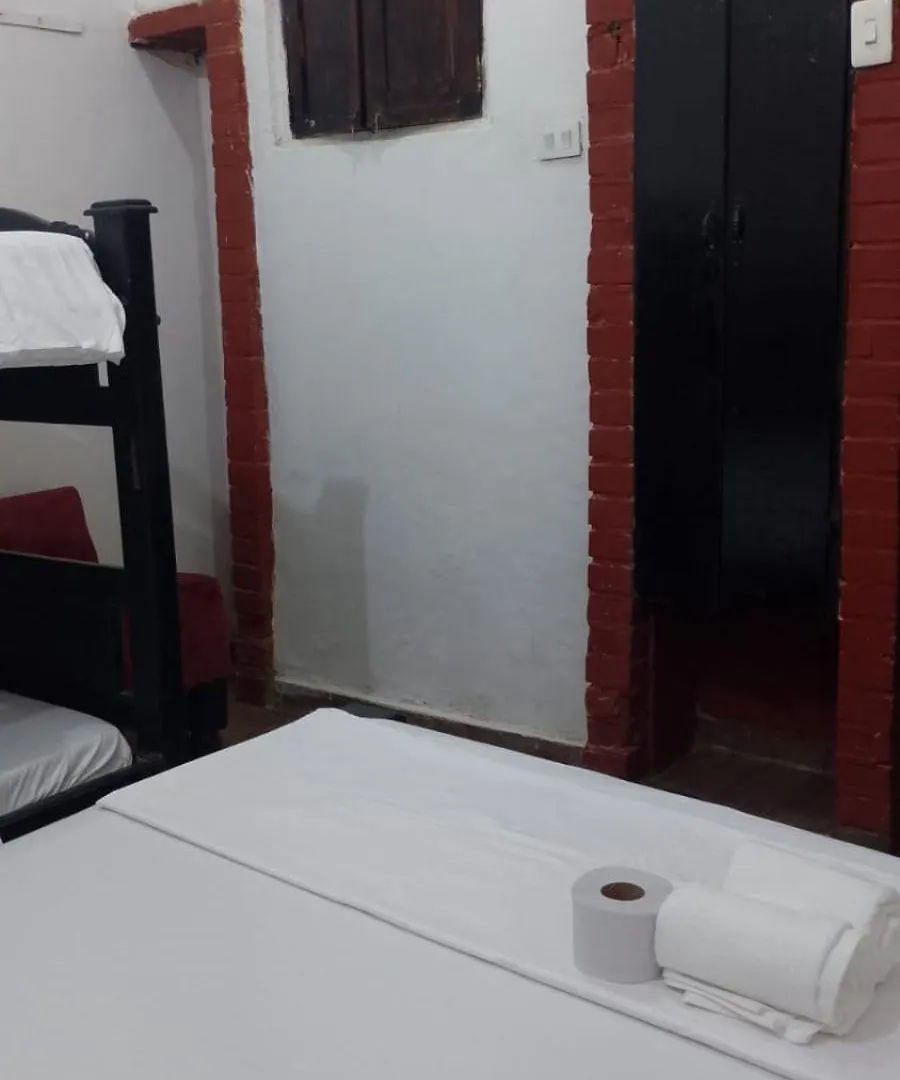 Гостевой дом Hostal #10-33 Картахена